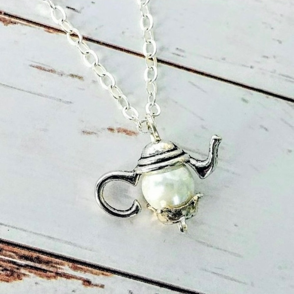 Pearly Teapot Pendent